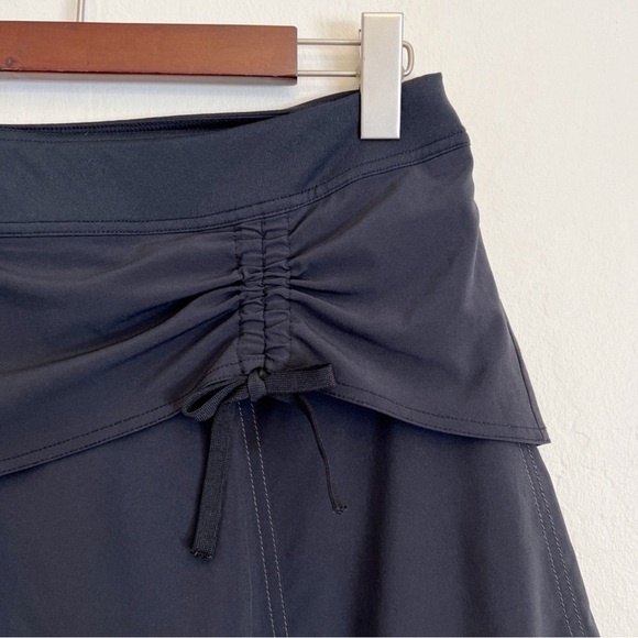 •ATHLETA• Black Wherever Layered Ruched A-Line Skort Size 2 - Picture 5 of 8
